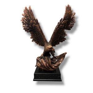 Majestic Bronze Premium Eagle Trophy 18 Inches Tall, Clutching Old Glory